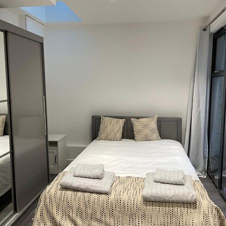4 Islington Park Street Villa London Exterior photo